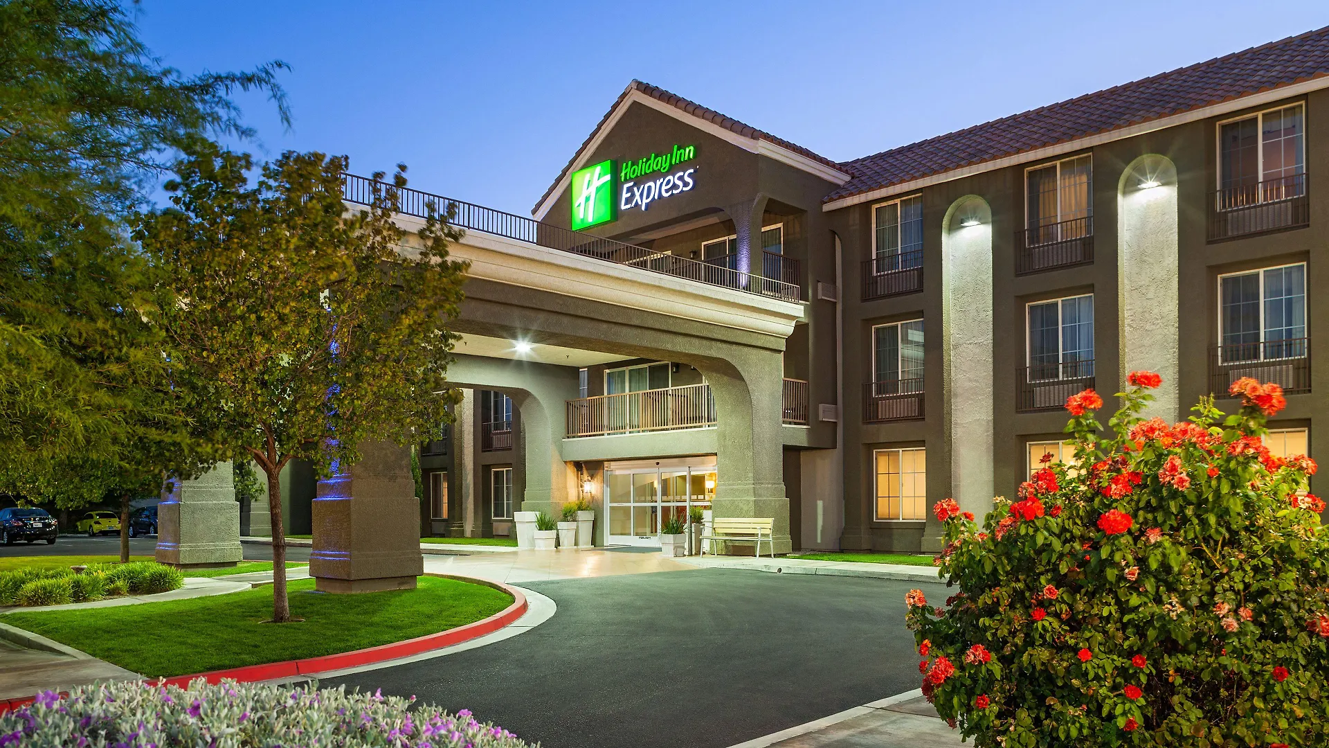 3 Solid 3-Star Hotels Near University of La Verne Palmdale