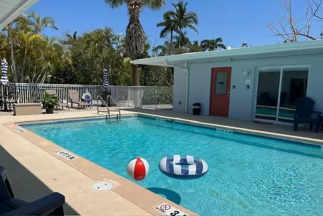 Where to Stay Near Big M Casino: 7 Budget Hotels in Fort Myers Beach